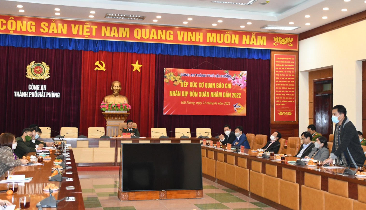 Công an thành phố tiếp xúc cơ quan báo chí nhân dịp đón xuân Nhâm Dần 2022